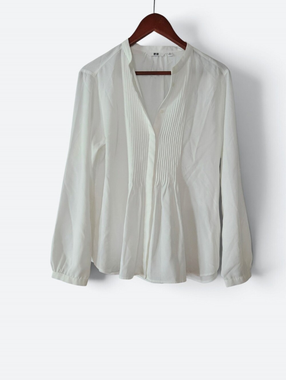 Uniqlo White Pintuck Pleated Bib Button Up Band Collar Relaxed Fit Blouse Top M